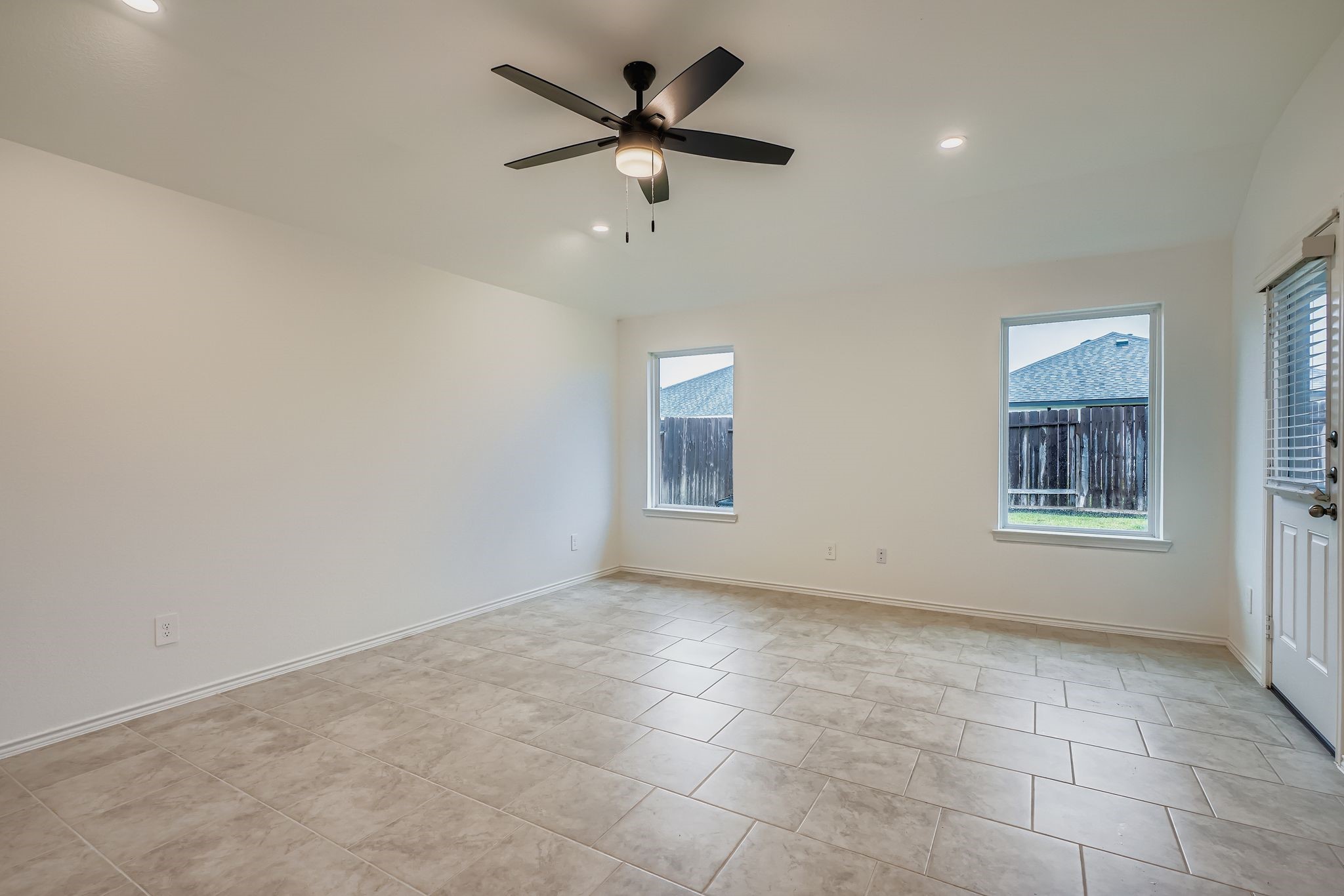 1115 Lipizzan Lane Rosharon, TX 77583 - Photo 4 of 28