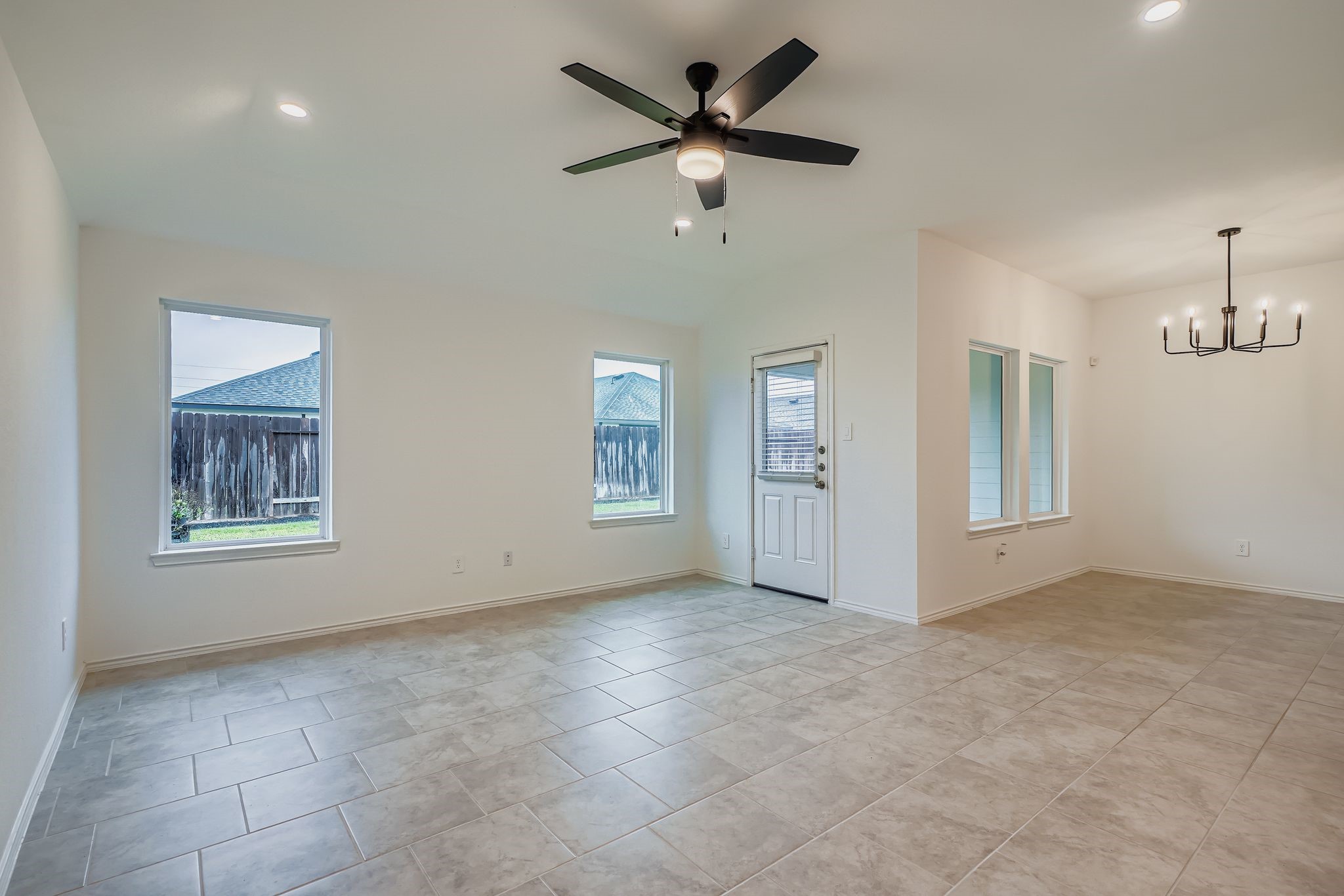 1115 Lipizzan Lane Rosharon, TX 77583 - Photo 5 of 28