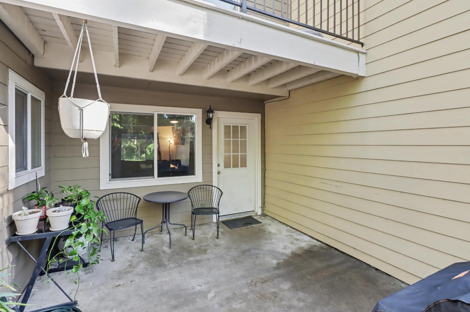 6114 Shadow Lane Citrus Heights, CA 95621 - Photo 51 of 56 a view of a patio with a table and chairs