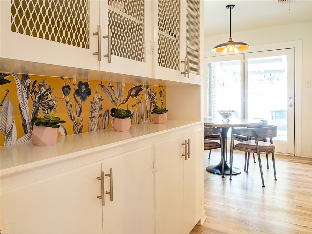 2000 Vista Lane Austin, TX 78703 - Photo 2 of 18