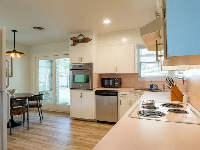 $3,500 | 2000 Vista Lane, Austin, TX 78703