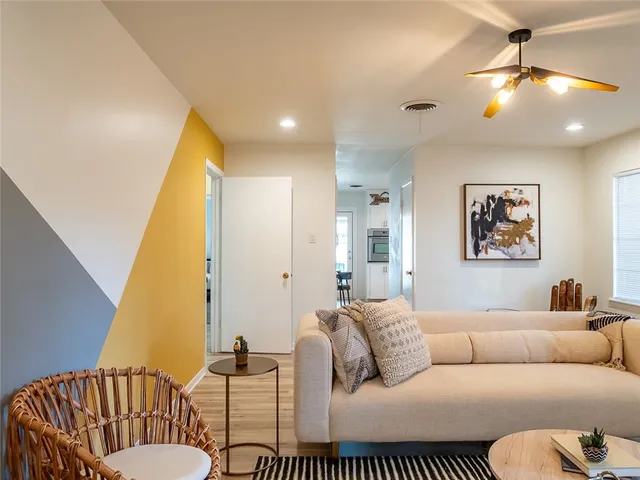 $3,500 | 2000 Vista Lane, Austin, TX 78703