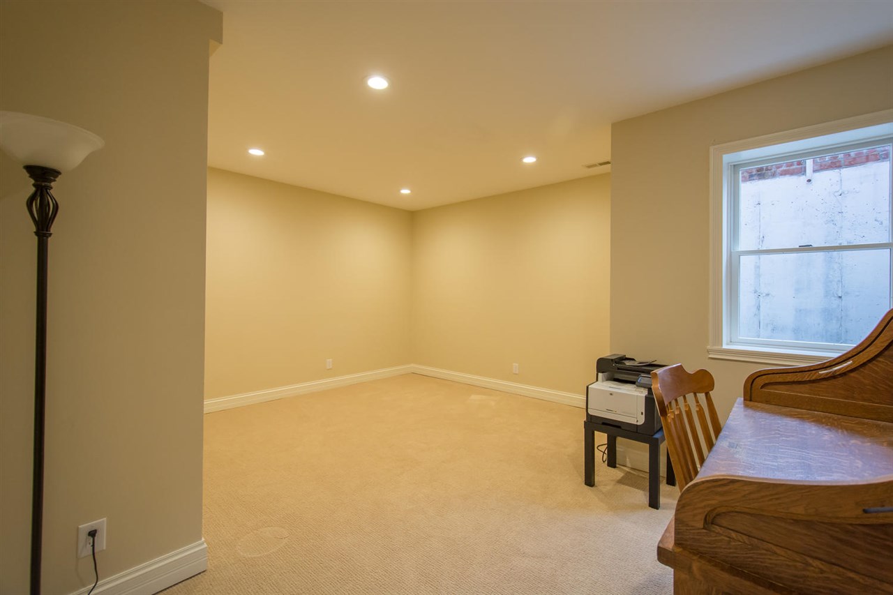 305 South Reisner Road Bloomington, IN 47401 - Photo 27 of 36