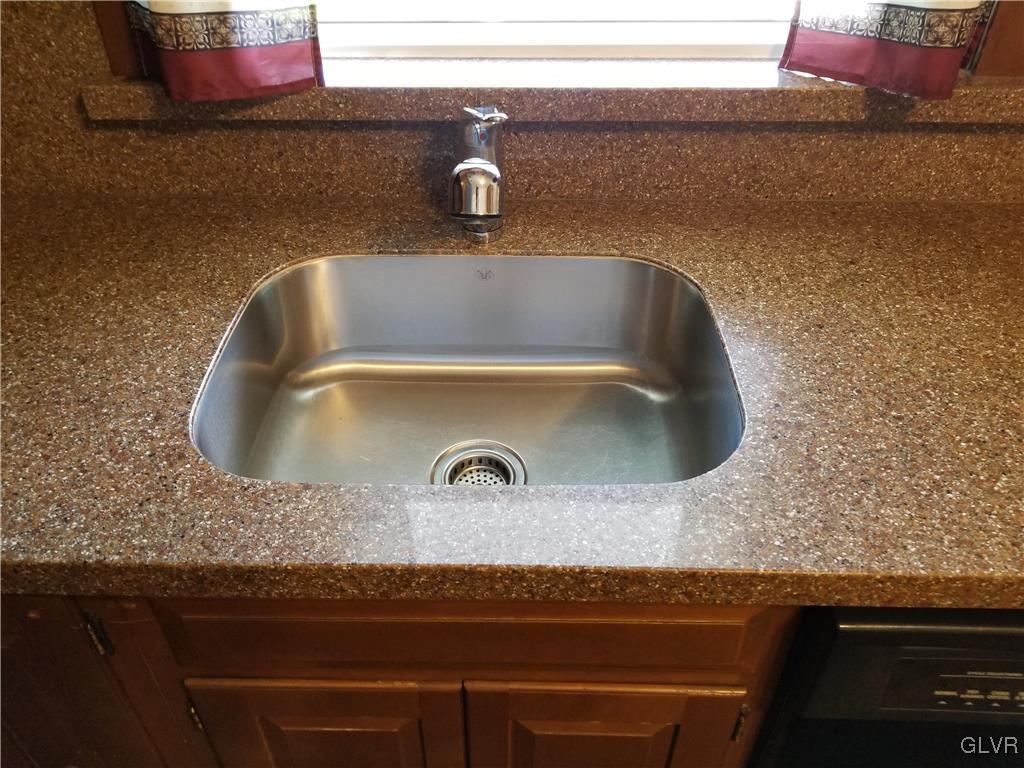 673 Locke Heights Road Bangor, PA 18013 - Photo 12 of 50 Gallery Image 12