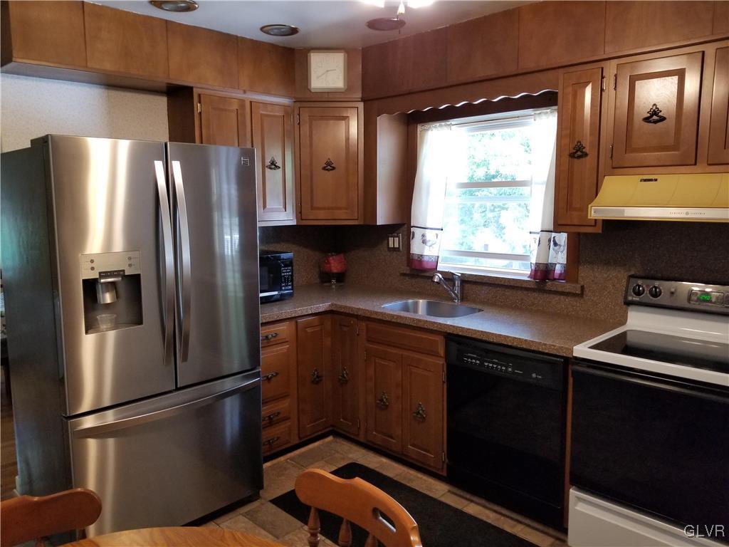673 Locke Heights Road Bangor, PA 18013 - Photo 10 of 50 Gallery Image 10