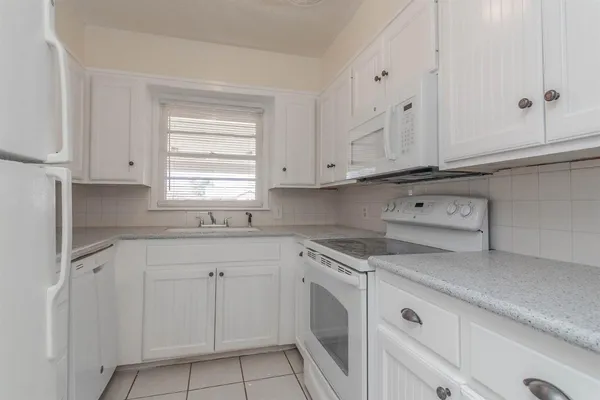 $975 | 3221 33rd Street, Unit A, Lubbock, TX 79410