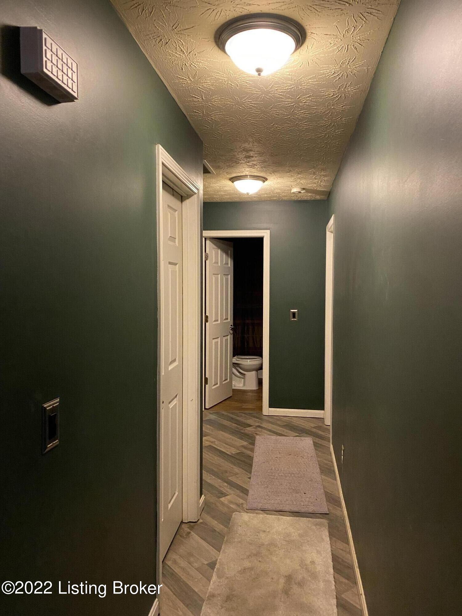 154 Huber Station Road Shepherdsville, KY 40165 - Photo 19 of 45 Hallway