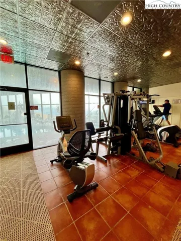 $295,000 | 303 Sugar Top Drive, Unit 2511, Sugar Mountain, NC 28604