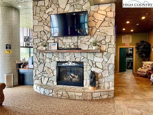 $295,000 | 303 Sugar Top Drive, Unit 2511, Sugar Mountain, NC 28604