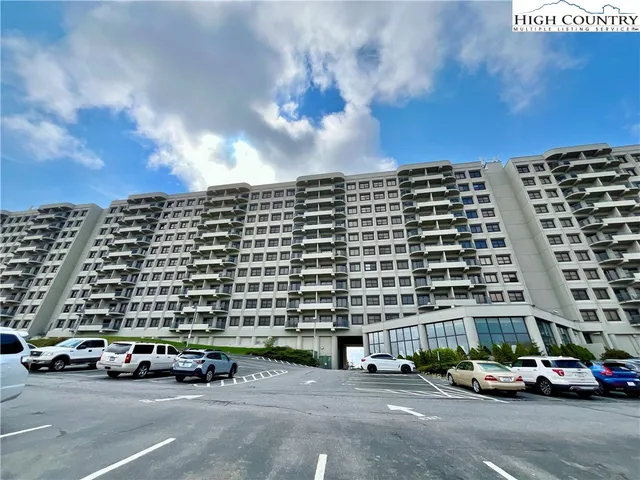 $295,000 | 303 Sugar Top Drive, Unit 2511, Sugar Mountain, NC 28604