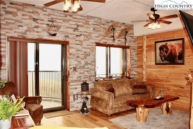 $295,000 | 303 Sugar Top Drive, Unit 2511, Sugar Mountain, NC 28604