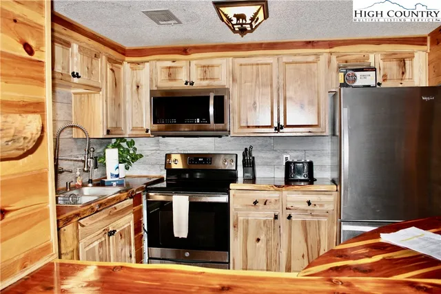 $295,000 | 303 Sugar Top Drive, Unit 2511, Sugar Mountain, NC 28604