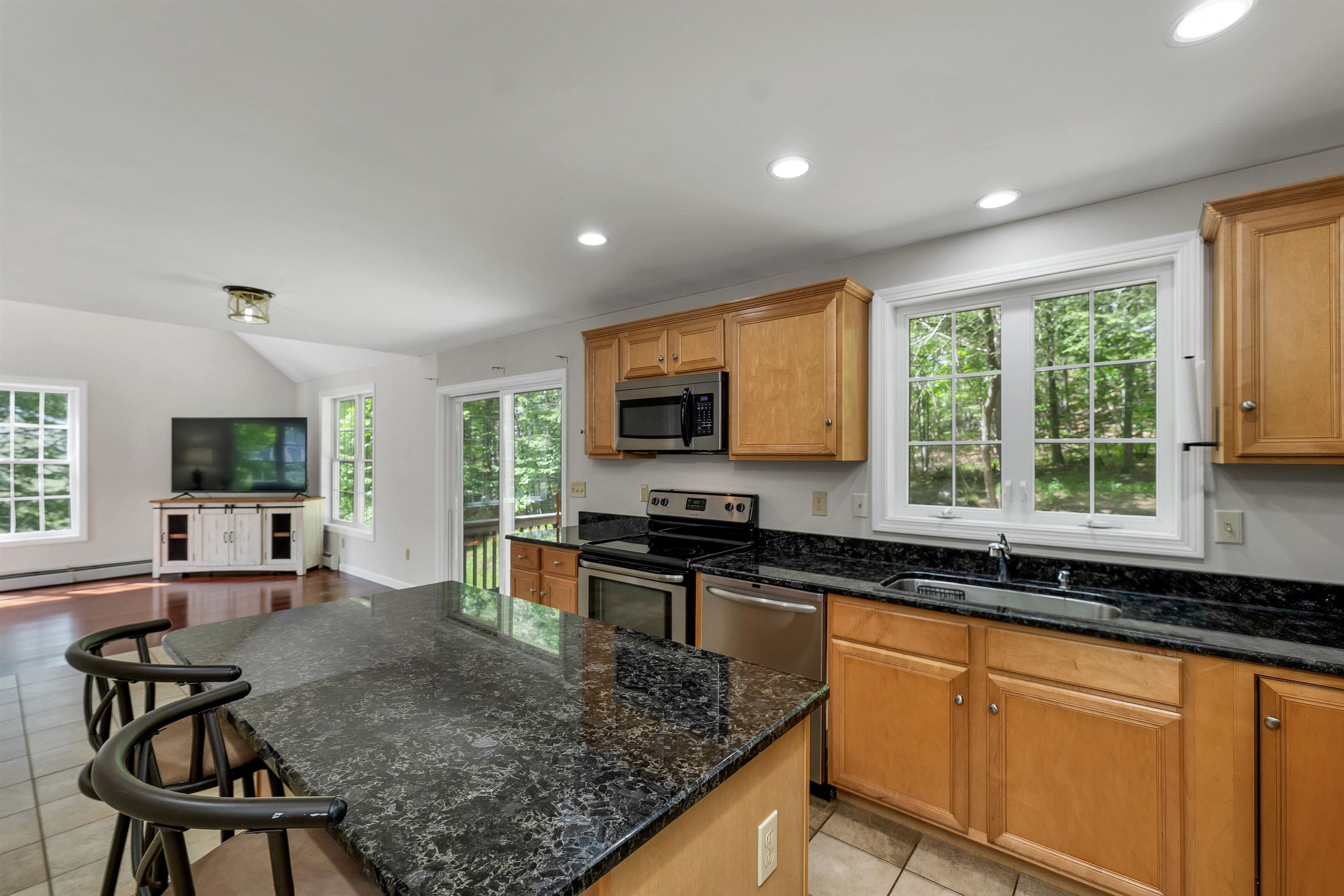 10 Edwin Lane Newmarket, NH 03857 - Photo 2 of 60