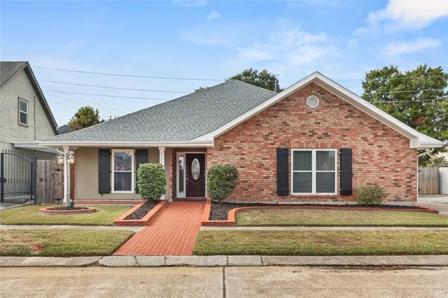 $375,000 | 3505 Lake Trail Drive, Kenner, LA 70065