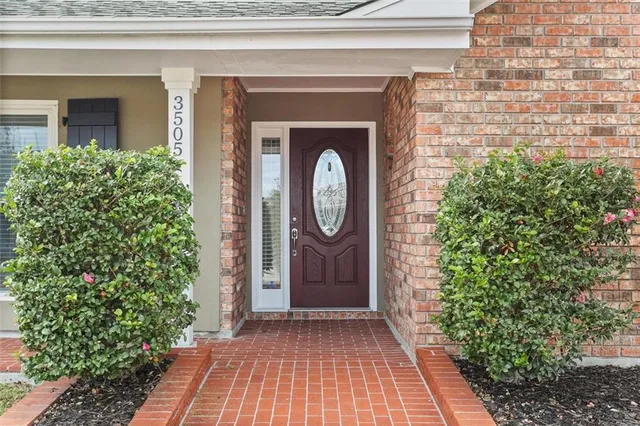 $365,000 | 3505 Lake Trail Drive, Kenner, LA 70065