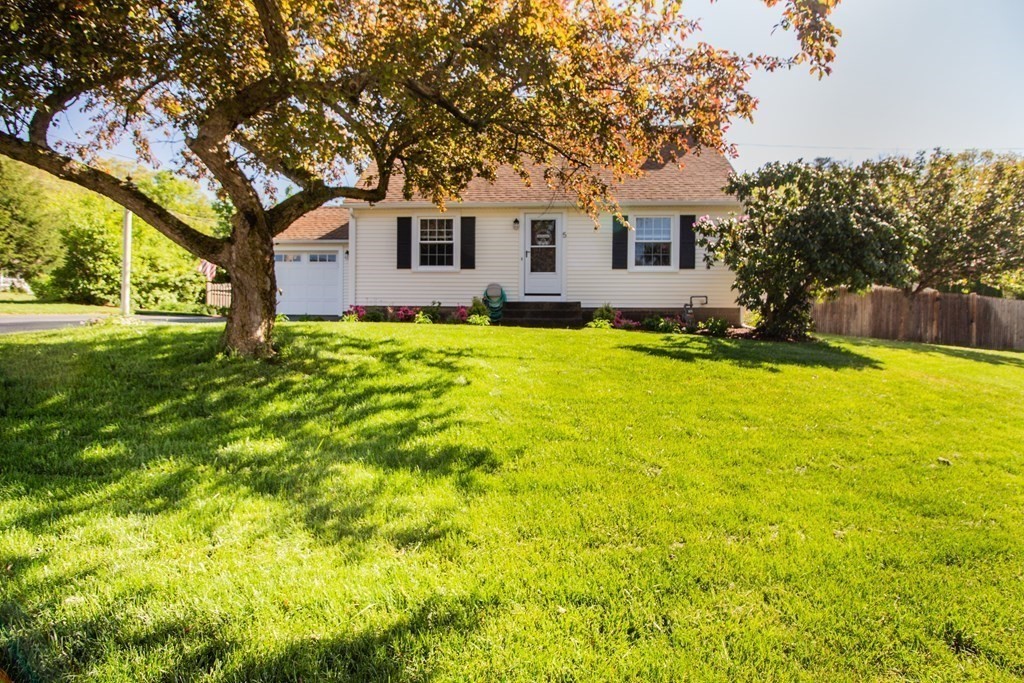 5 Judith Road Worcester, MA 01602 - Photo 1 of 31 Gallery Image 1