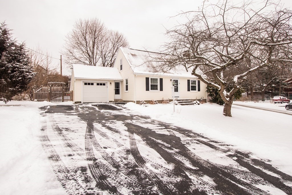 5 Judith Road Worcester, MA 01602 - Photo 4 of 31 Gallery Image 4