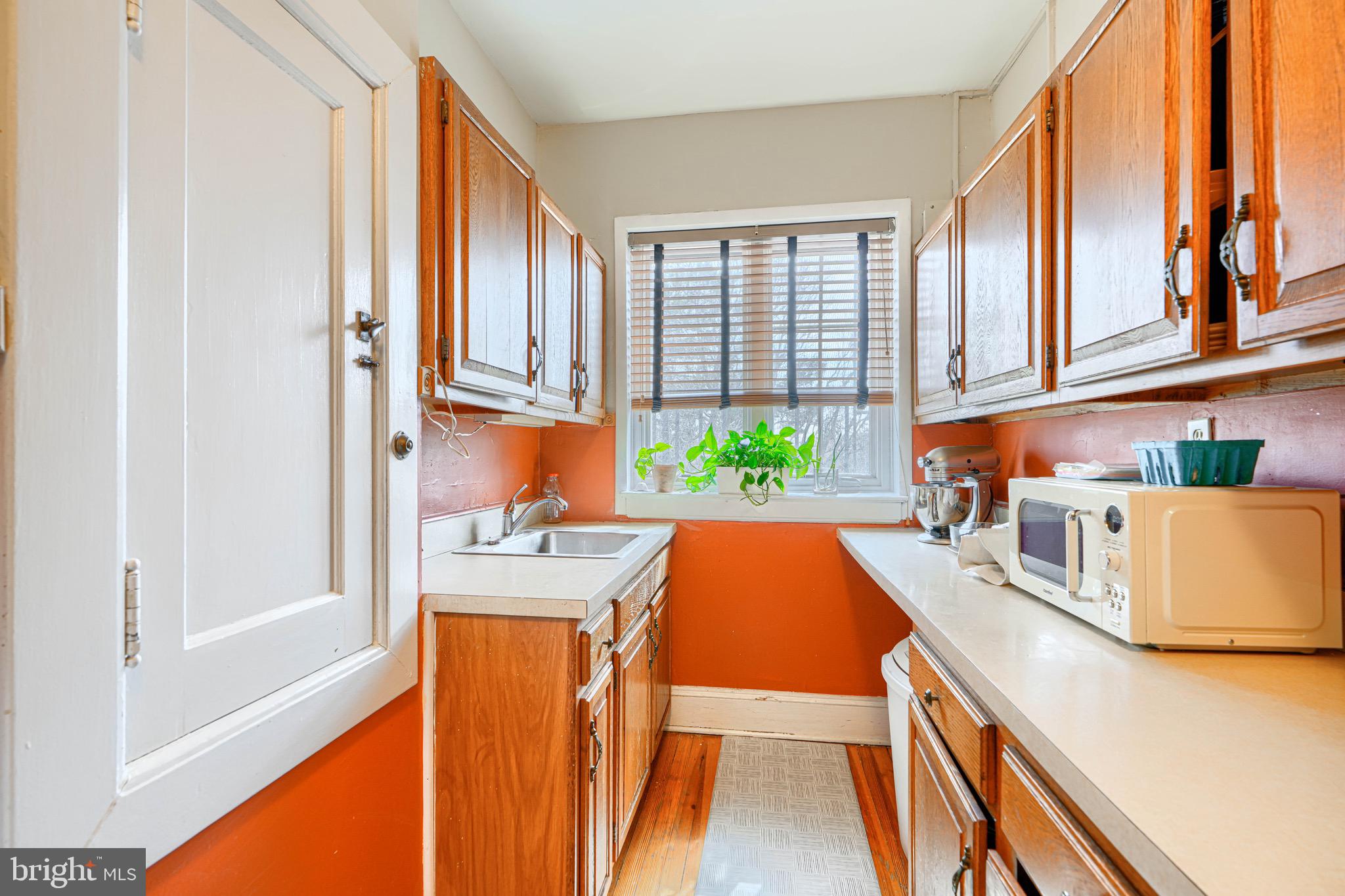 607 Somerset Road, Unit 5 Baltimore, MD 21210 - Photo 17 of 38