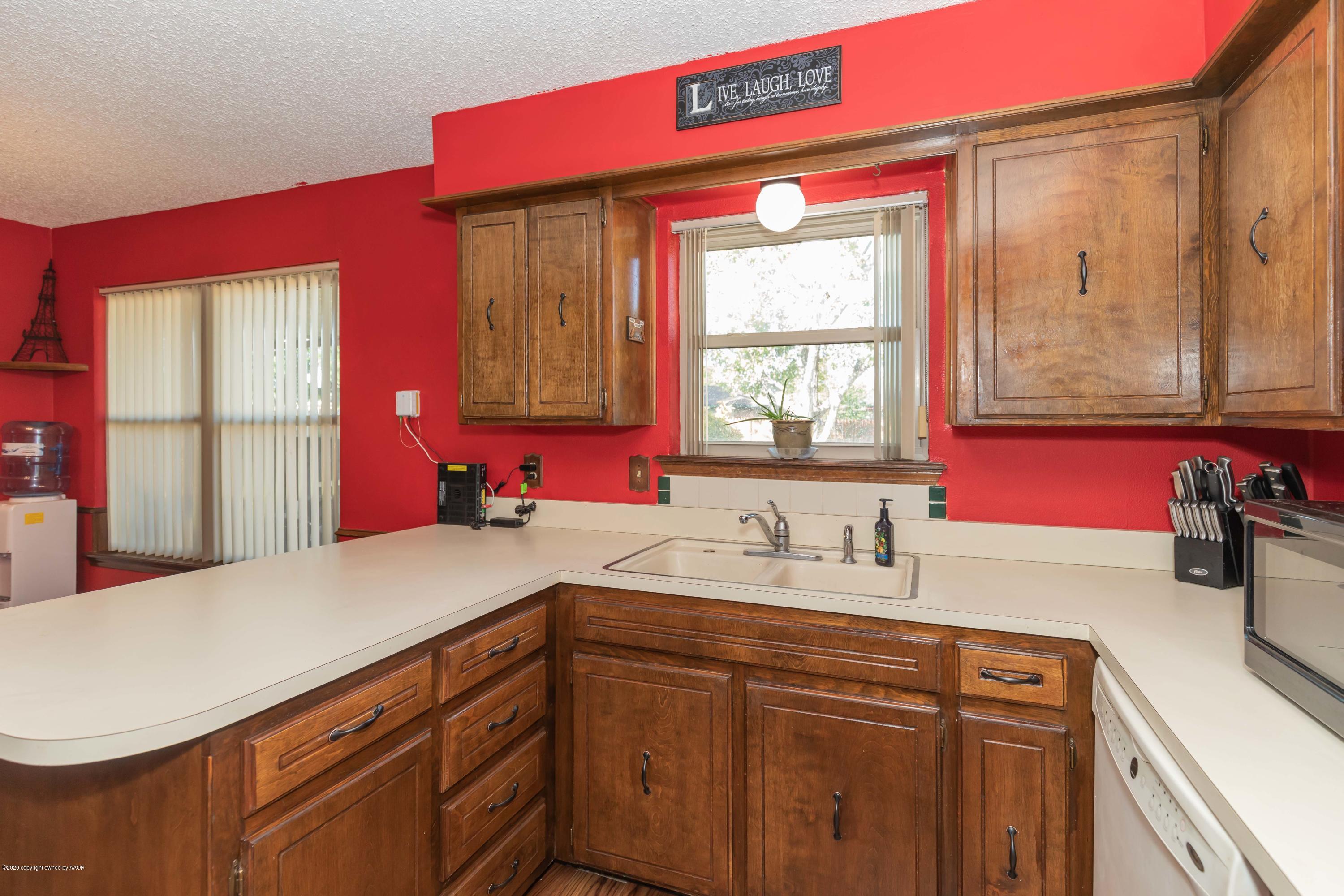 5336 Whitney Lane Amarillo, TX 79110 - Photo 12 of 38 KITCHEN VIEW 2