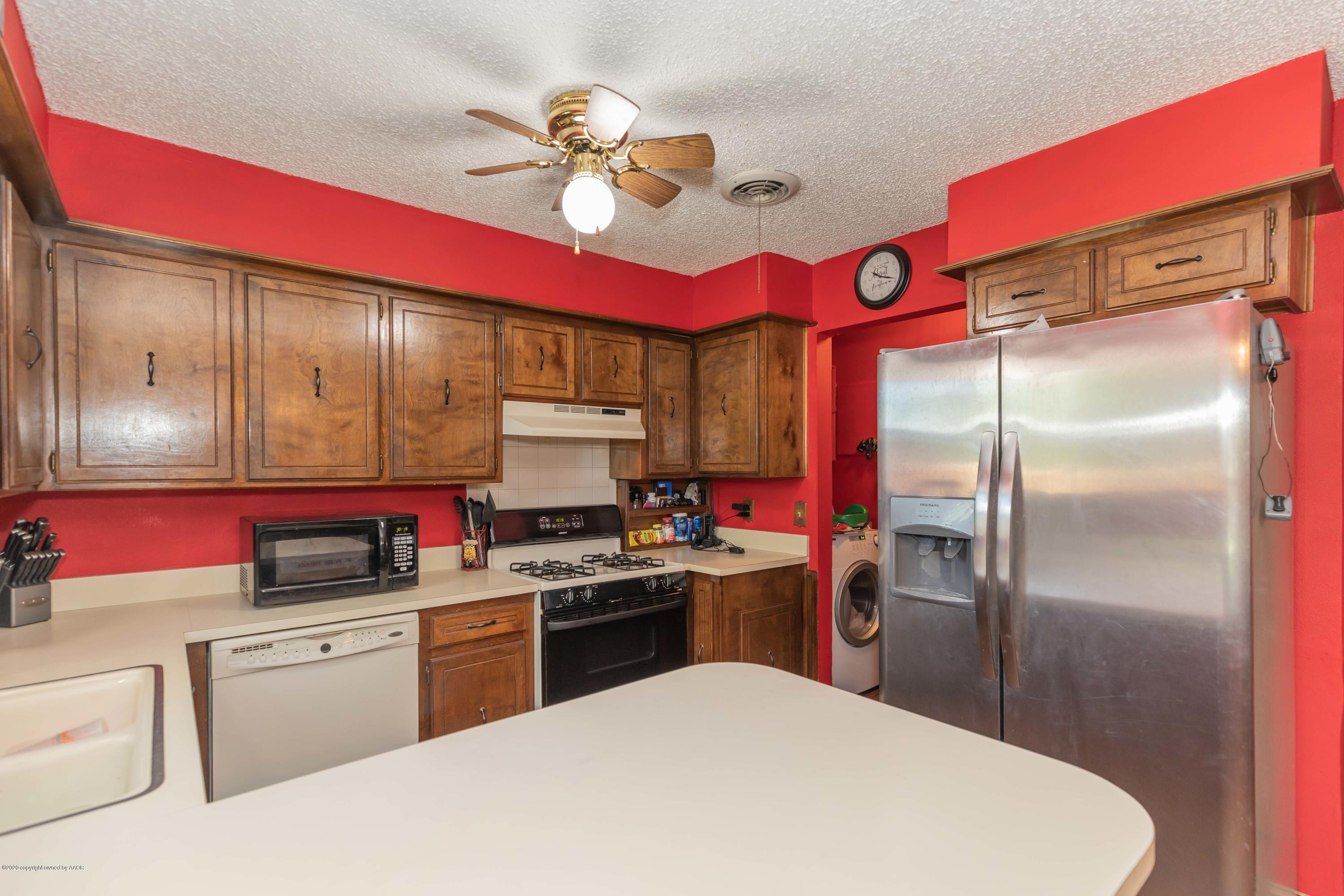 5336 Whitney Lane Amarillo, TX 79110 - Photo 13 of 38 KITCHEN VIEW 3
