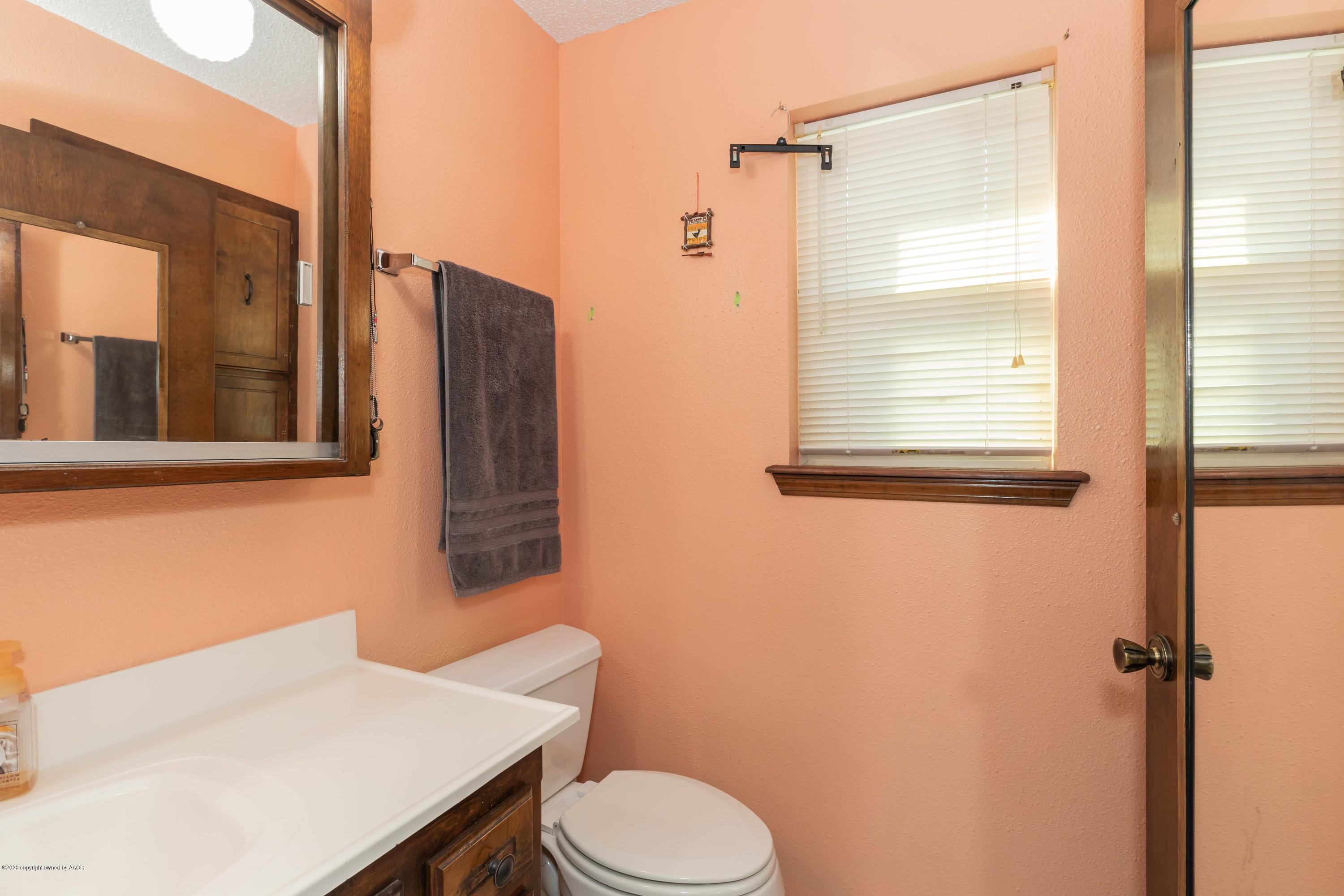 5336 Whitney Lane Amarillo, TX 79110 - Photo 20 of 38 MASTER BATH VIEW 2