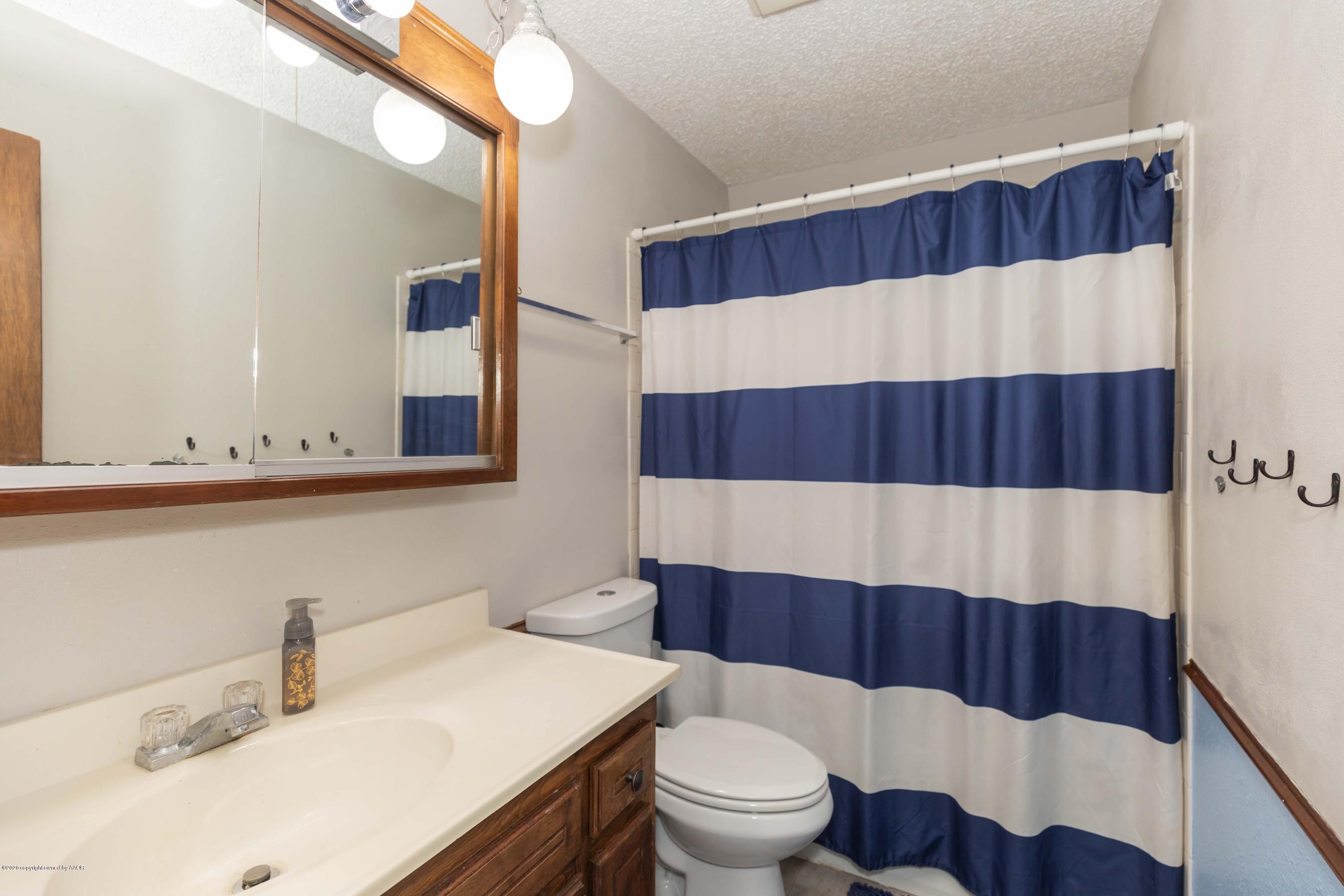 5336 Whitney Lane Amarillo, TX 79110 - Photo 25 of 38 BATHROOM 2 VIEW 1