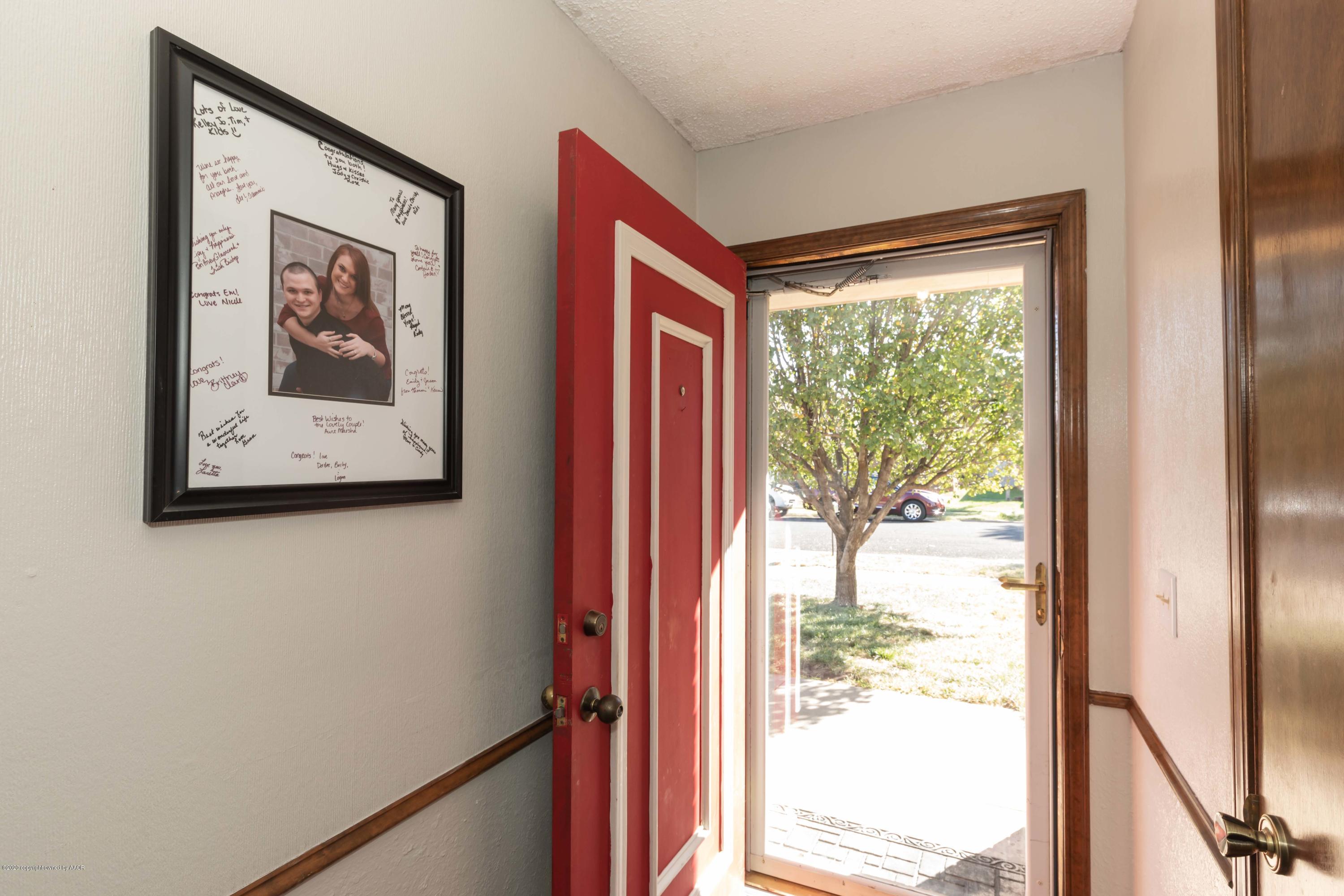 5336 Whitney Lane Amarillo, TX 79110 - Photo 5 of 38 ENTRY