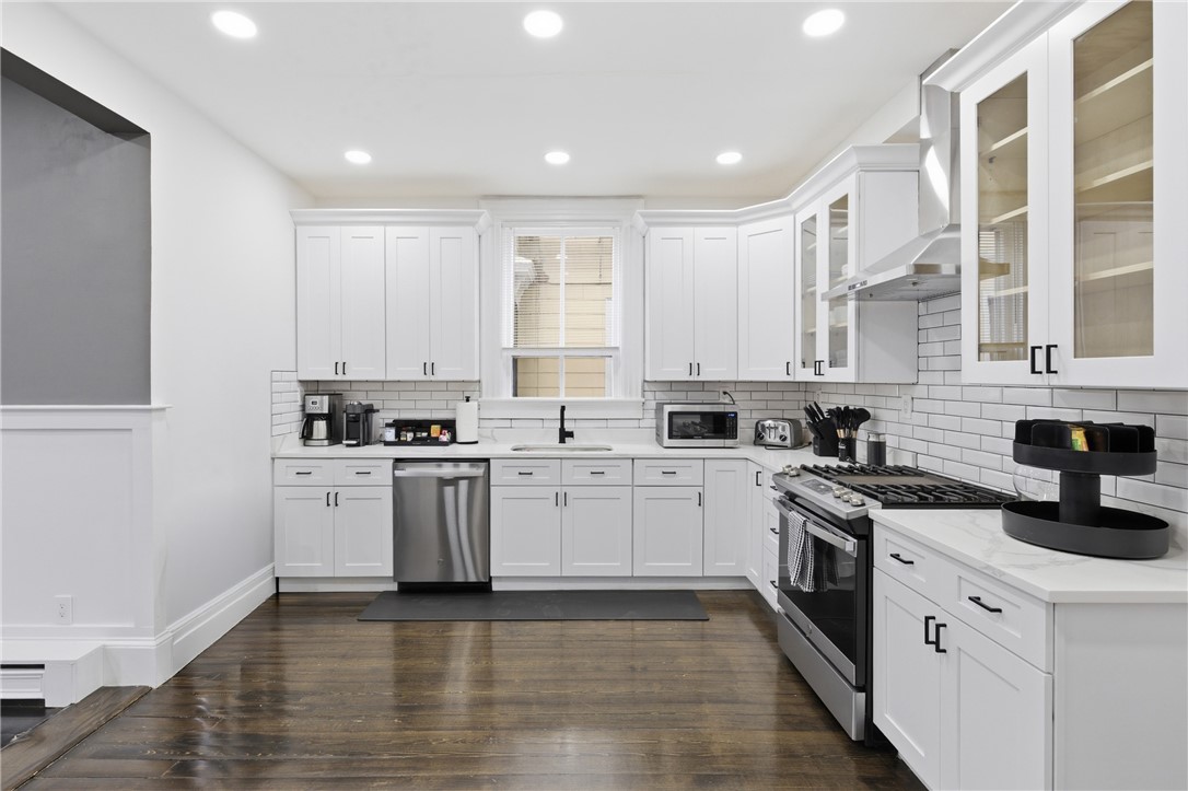 40 Sycamore Street Providence, RI 02909 - Photo 4 of 50