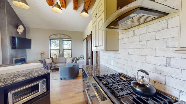 $750,000 | 836 E Highway, Richfield, ID 83349