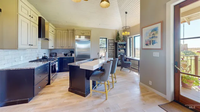 $750,000 | 836 E Highway, Richfield, ID 83349