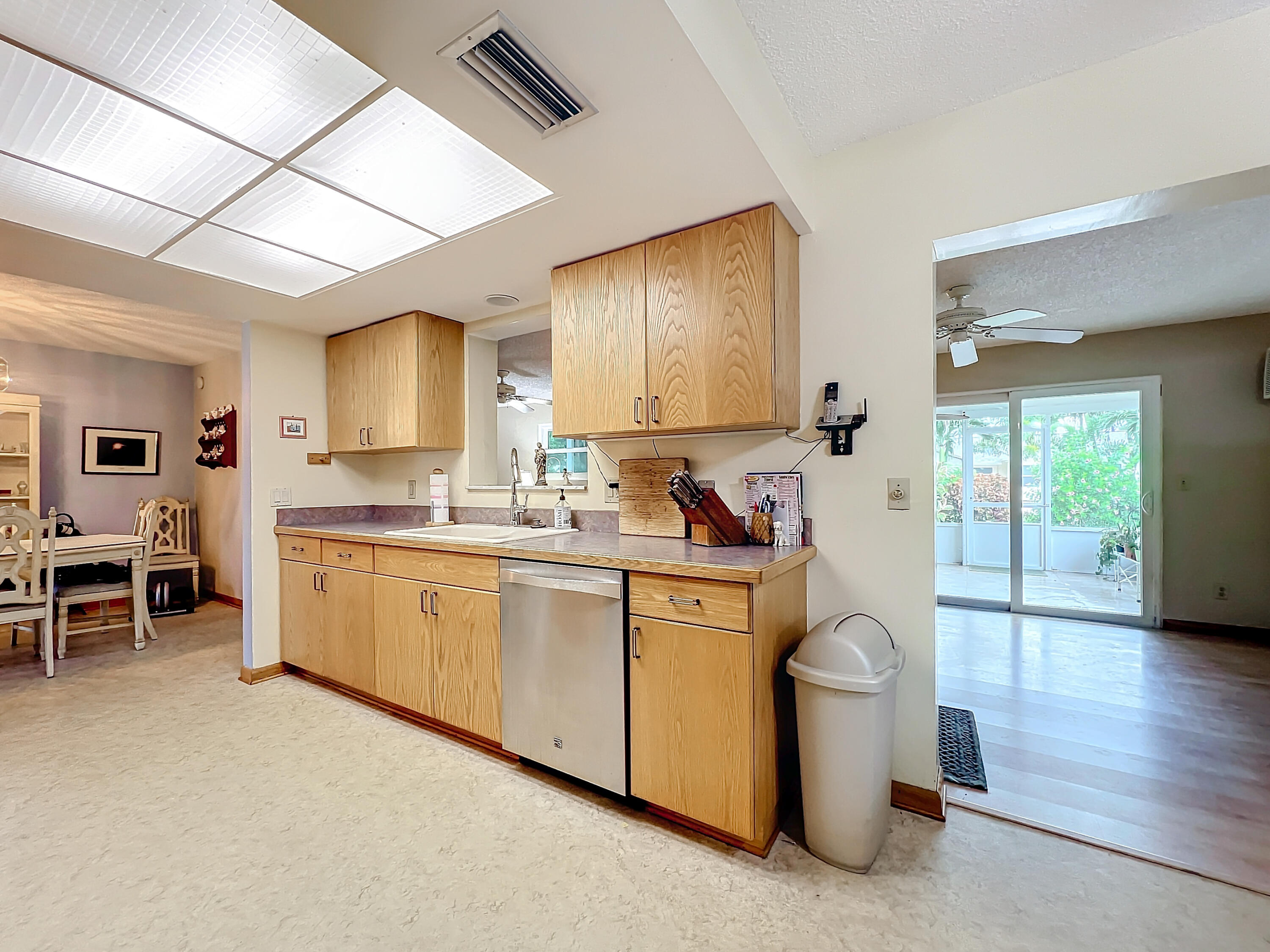 502 Circle East Jupiter, FL 33458 - Photo 17 of 55 502 Circle E-25