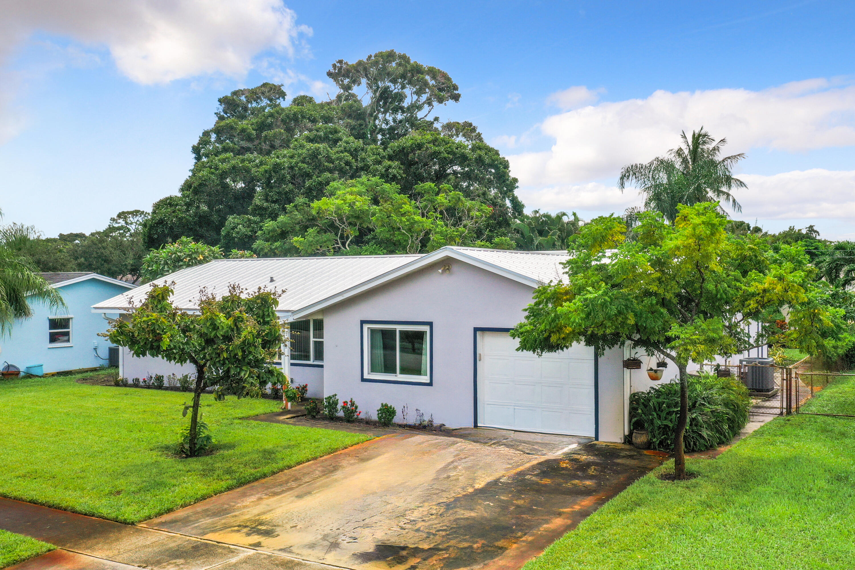 502 Circle East Jupiter, FL 33458 - Photo 5 of 55 502 Circle E-9