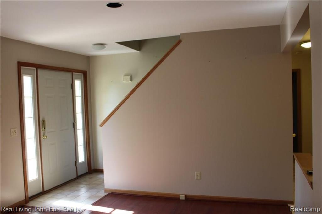 3037 York Road Rochester Hills, MI 48309 - Photo 5 of 16