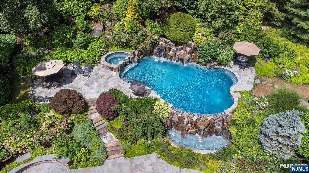 6 Adams Road Saddle River, NJ 07458 - Photo 32 of 38 Gallery Image 32