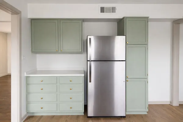 $3,000 | 933 College Avenue, Unit A, Wheaton, IL 60187