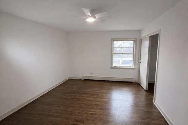 $3,000 | 933 College Avenue, Unit A, Wheaton, IL 60187