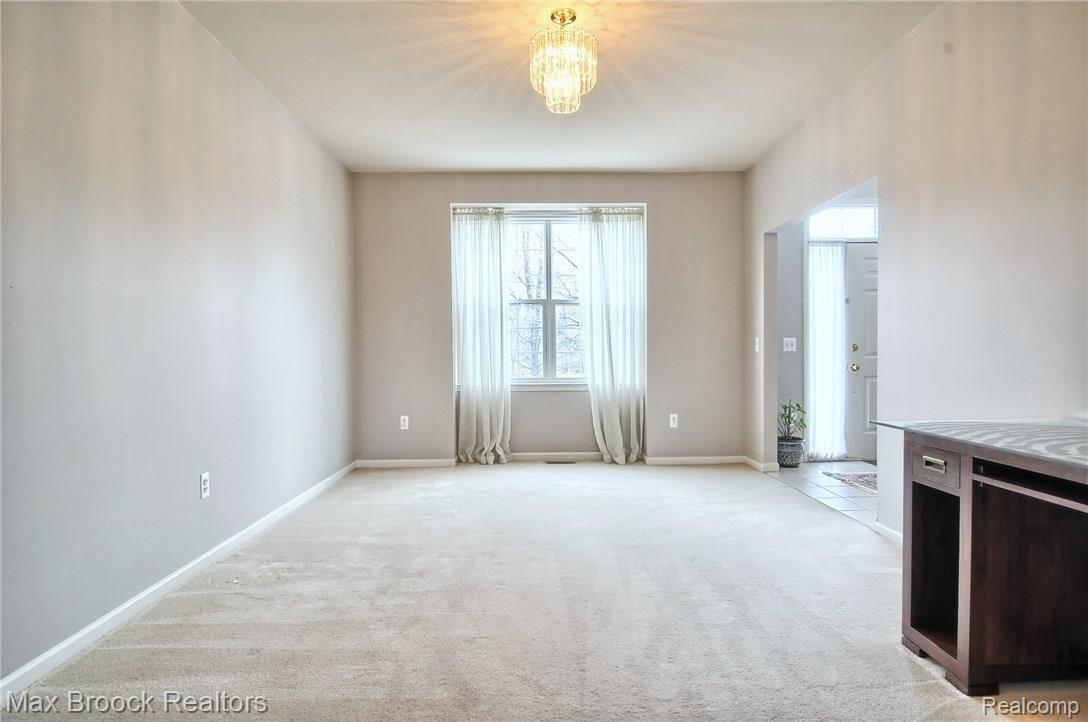 2391 Jackson Drive Rochester, MI 48309 - Photo 12 of 30 Living_Room.jpg