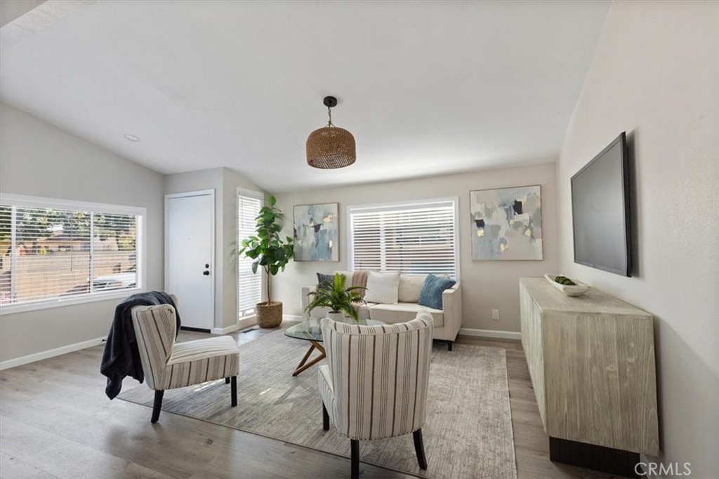 201 Rd Runner Lane Fountain Valley, CA 92708 - Photo 13 of 31