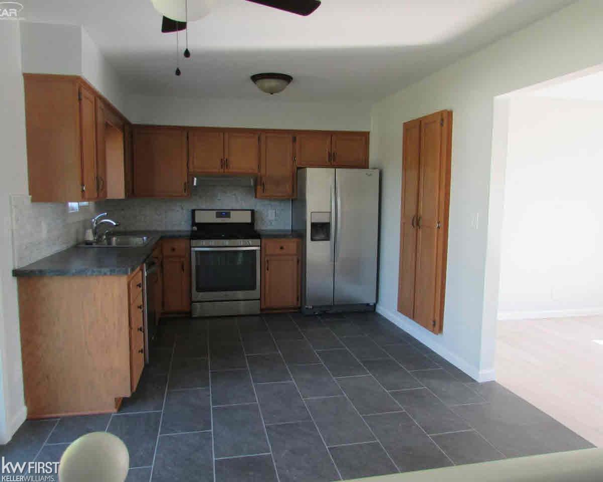 1879 Mayfield Road Lapeer, MI 48446 - Photo 15 of 23 21356450-14.JPG