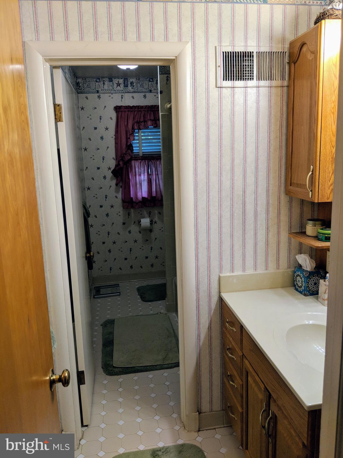 908 Winhall Way Silver Spring, MD 20904 - Photo 12 of 27 Bath