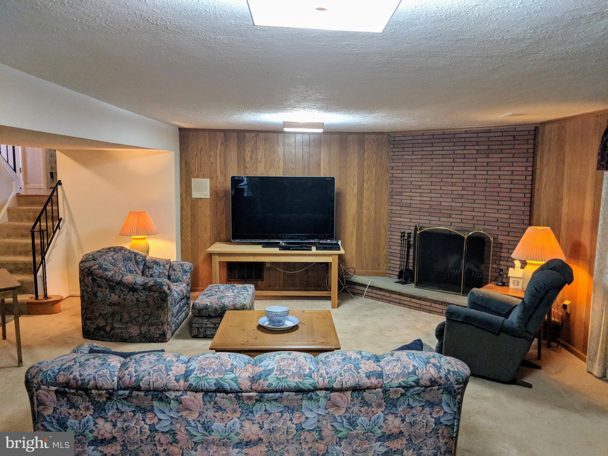 908 Winhall Way Silver Spring, MD 20904 - Photo 16 of 27 Family Room