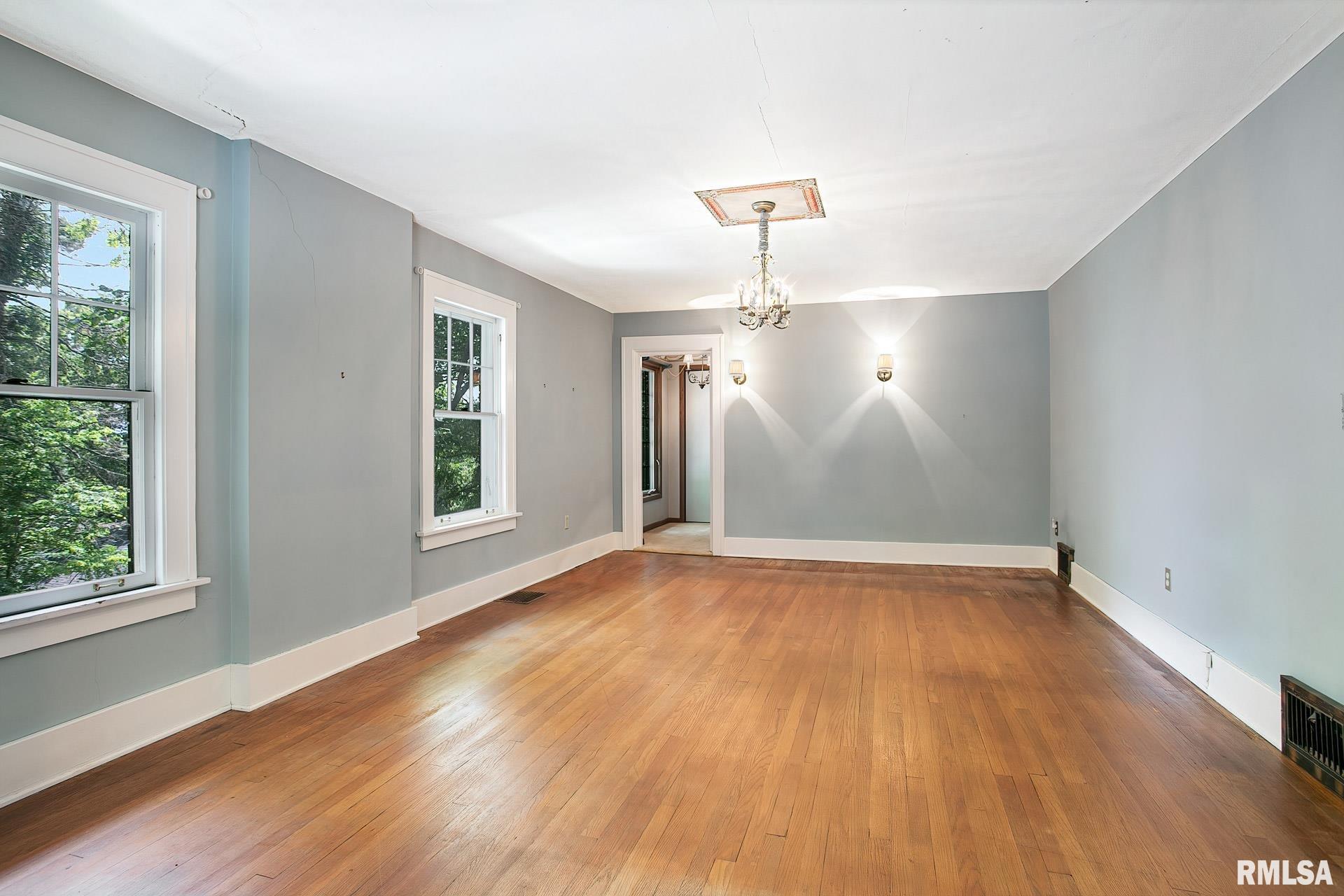 148 Forest Road Davenport, IA 52803 - Photo 25 of 44 Gallery Image 25