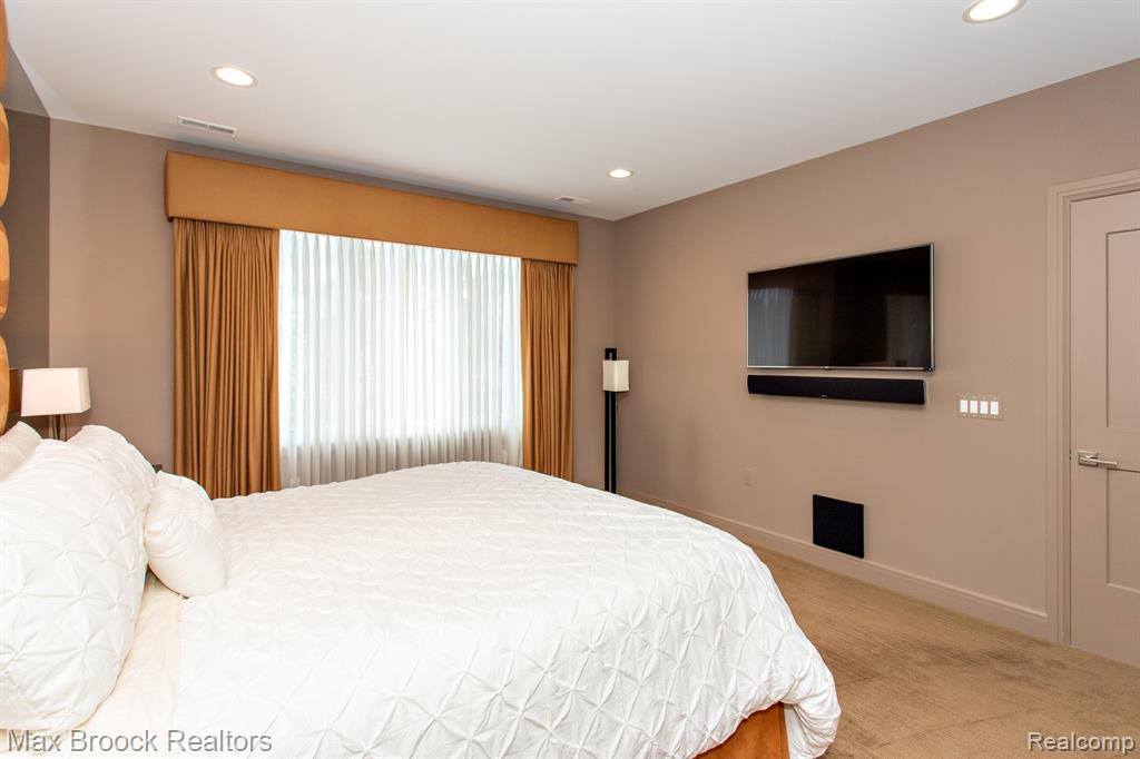 25925 York Road Royal Oak, MI 48067 - Photo 51 of 88