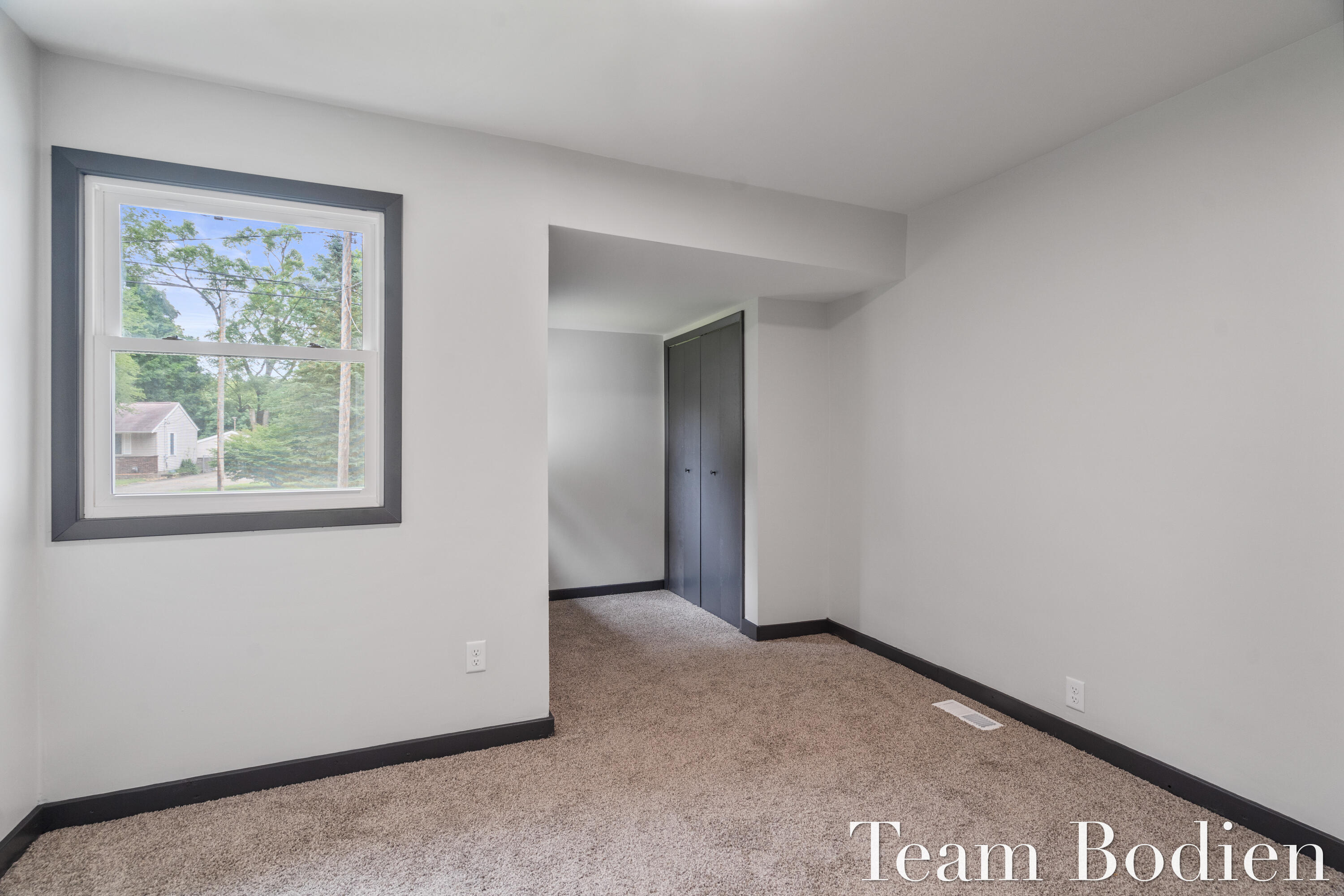 4115 Nazareth Road Kalamazoo, MI 49004 - Photo 19 of 29 DSC09320