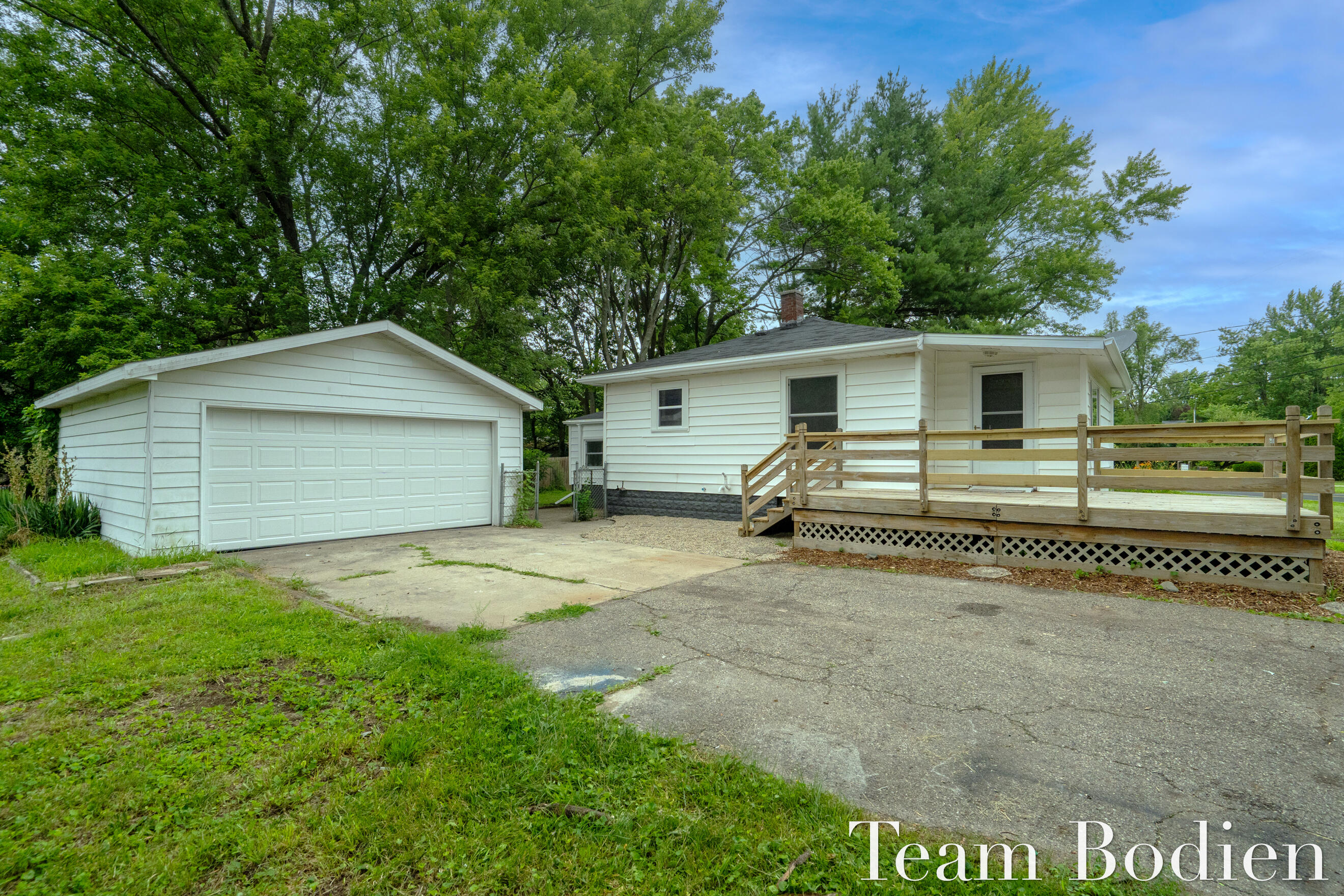 4115 Nazareth Road Kalamazoo, MI 49004 - Photo 3 of 29 DSC09359