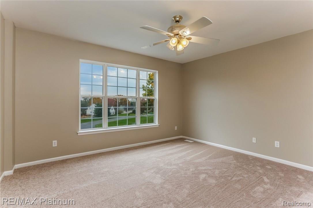 4327 Ridge Court Pinckney, MI 48169 - Photo 24 of 36 033-Bedroom-3403342-medium.jpg
