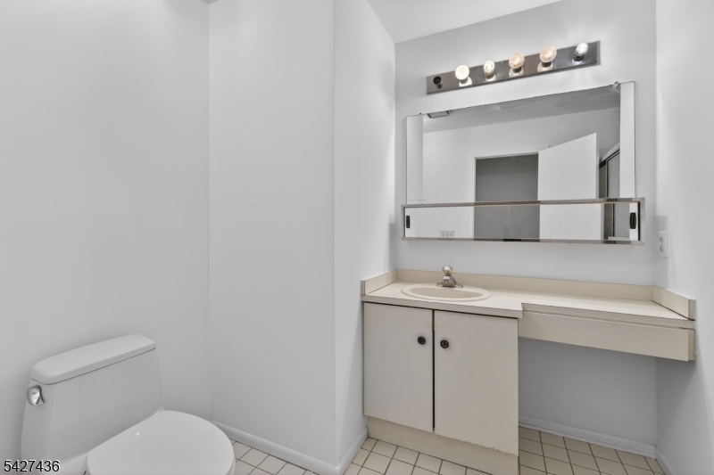 169 Castle Ridge Drive East Hanover, NJ 07936 - Photo 21 of 34