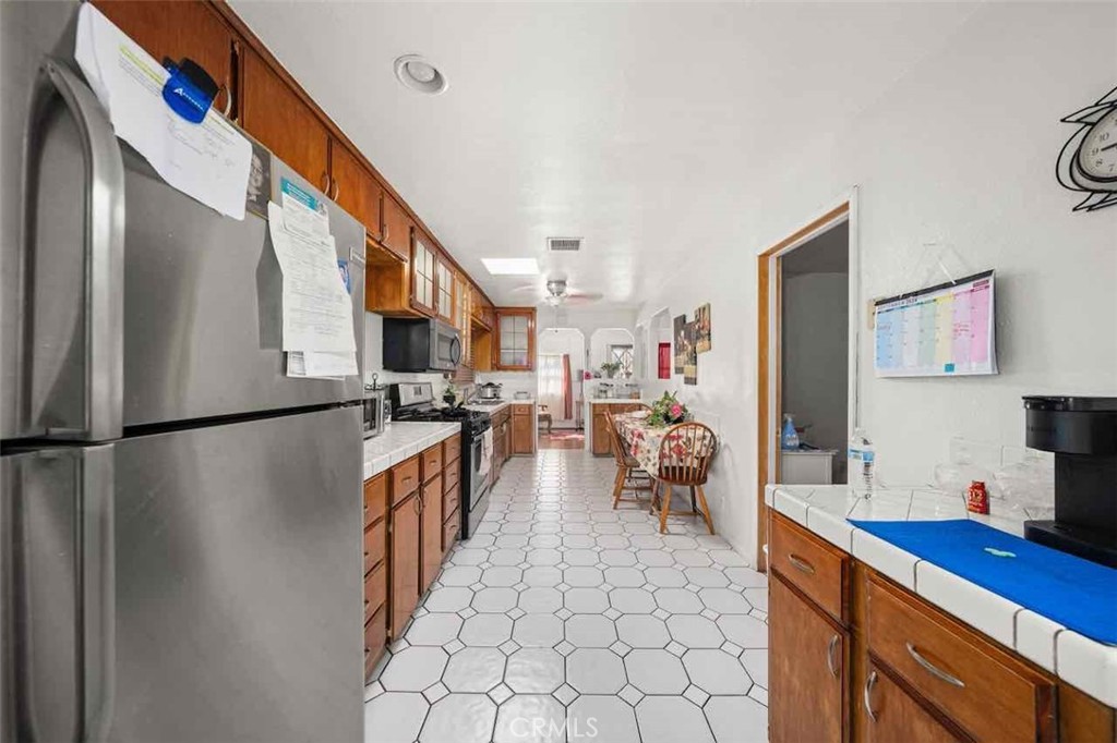 9279 Indiana Avenue Riverside, CA 92503 - Photo 2 of 49