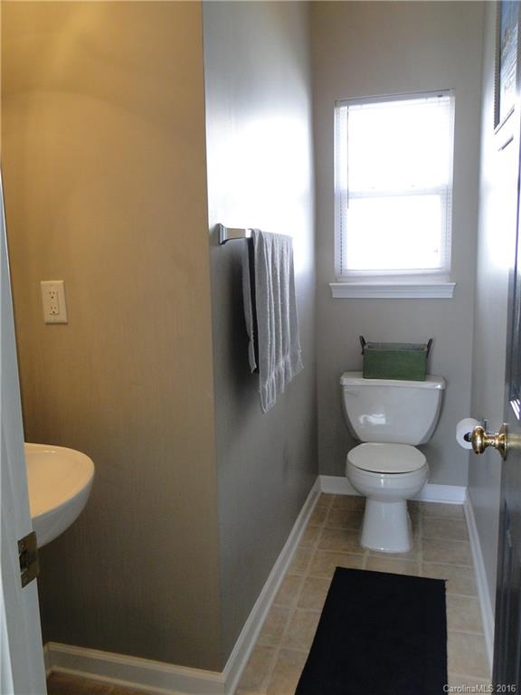 8902 Washam Potts Road, Unit 302 Cornelius, NC 28031 - Photo 8 of 18 Gallery Image 8