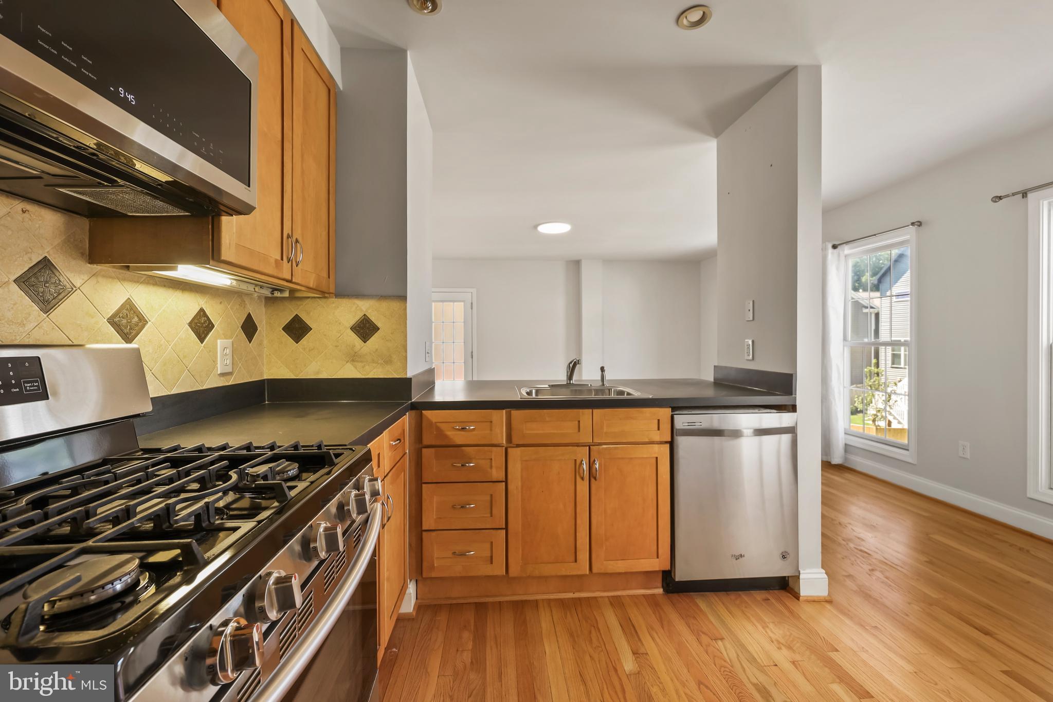 2012 South Glebe Road Arlington, VA 22204 - Photo 14 of 32 Gallery Image 14